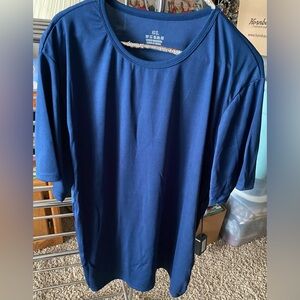NWOT-Men’s Navy Polyester T-Shirt